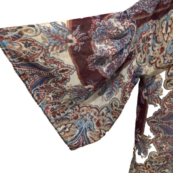 Umgee kimono style cover. Open front. Bell sleeves. Tassel hem. Size S/M - Picture 4 of 8